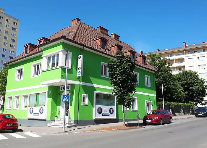 Vasiri Апартаменты Книттельфельд